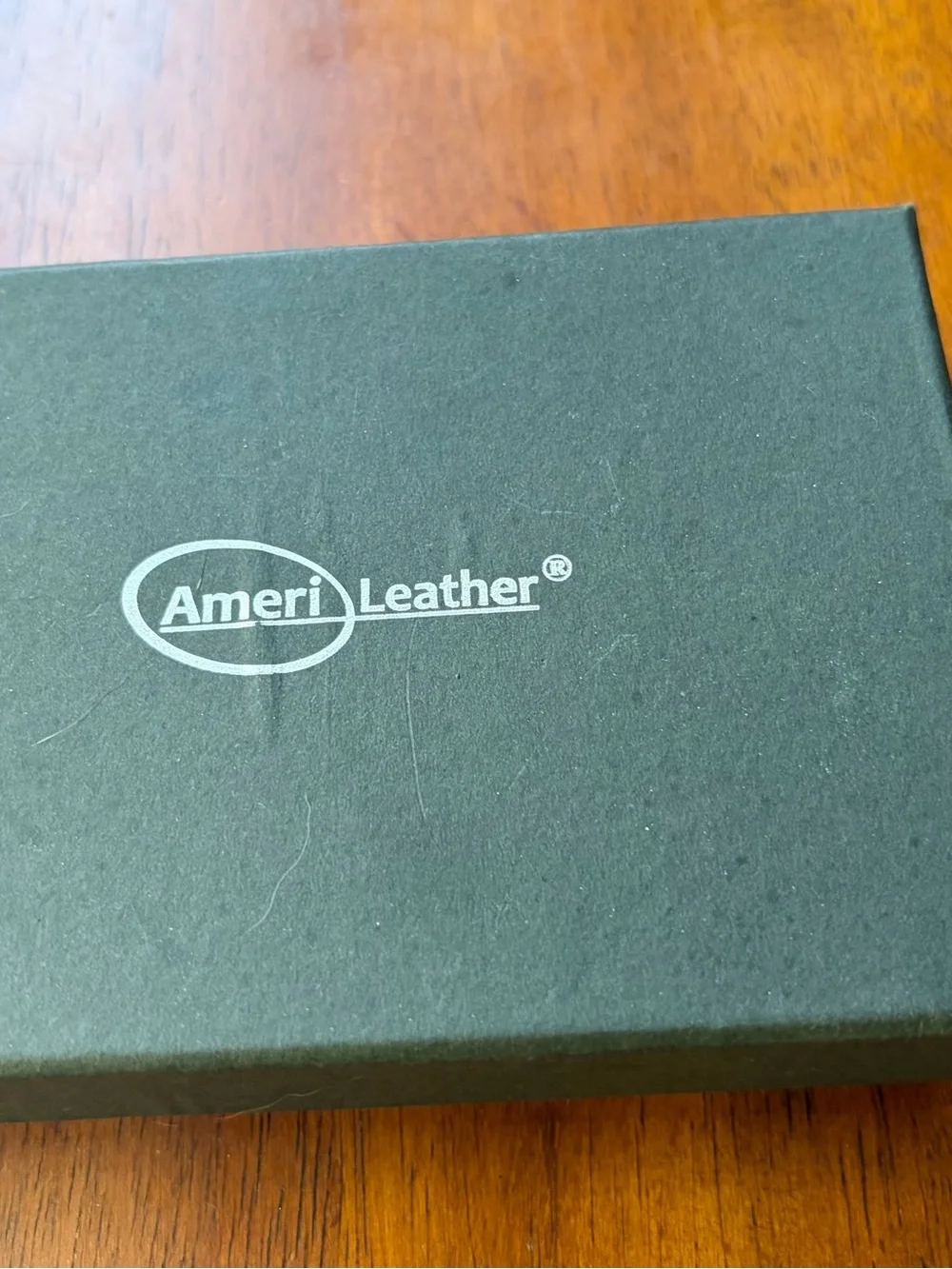 AmeriLeather compact leather wristlet wallet